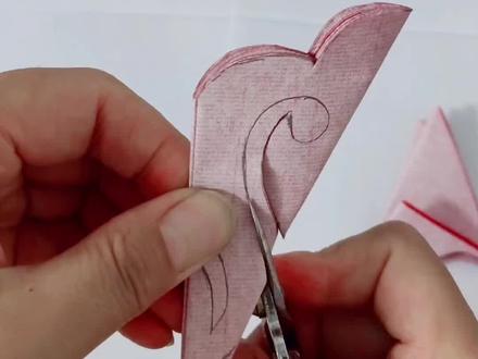 #手工剪纸# 学生剪纸作品二次精细打磨剪刀剪出来的牡丹花太漂亮了