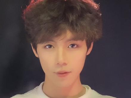 哈哈哈,说我是爱豆,我现在已经觉得自己是爱豆了🌚#盲选挑战 #学校禁止的发型图例