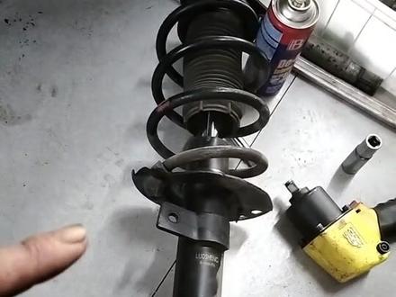 福特翼虎减震平面轴承安装方法 谢谢大家关注。顶诚汽车。