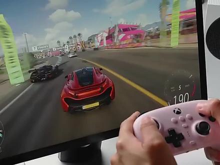 八位堂 8bitdo 猎户座游戏手柄获得微软授权,支持PC和 xbox 系列游戏机,握持舒适,带震动反馈,霍尔板机,带耳机孔,方便游戏玩家。#游戏手柄