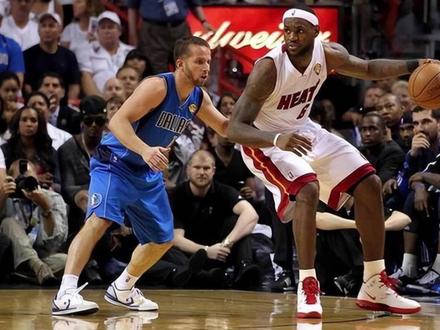 easy ball就不是得分吗?打easy ball为什么被嘲笑?
#湖人 #NBA #詹姆斯 #篮球 #库里