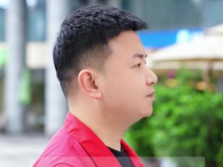 舅舅和叔叔到底谁更亲呢?这么说吧,在我心里舅舅跟叔叔都一样,没有谁好谁不好#传统文化#你知道吗#街头采访#亲人