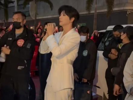 “咱们以后日子好着呢”“今天我没哭哦”普普坚强又有力量的声音,郝熠然就是值得我们的爱啊,不念过往,不畏将来,我们以后的日子好着呢 #郝熠然 #云熠小世界 #云熠星河