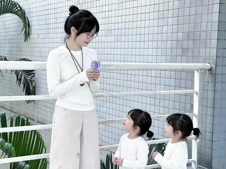 ai小孩和自己合照口令教程来了~#ai小孩合照 #ai亲子装 #孩子他爸什么时候回来 #豆包ai ,#豆包P图已经nextlevel了 ai小孩和自己合照 豆包ai小孩站在自己旁边 ai小孩和自己合照文案 ai小孩和自己合照教程 ai小孩合照指令 ai孩子他爸什么时候回来啊 ai小孩和自己 ai生娃特效 小孩和自己合照 ai小孩和自己合照特效 ai生成抱小孩豆包指令 ai女孩在旁边哭的指令 孩子爸爸回来ai指令怎么写 豆包p图指令双人合照小孩 ai生成萌宝特效 孩他爸你什么时候回来啊ai指令 ai小孩和自己合照哭了口令 豆包p图指令小孩合照口令 ai小孩和自己合照特效教程 ai小孩和自己合照特效推荐 抖音ai特效合照 ai妈妈和女儿合照生成 小孩ai特效