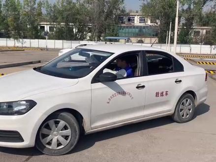 这是小学员在几次观摩 听了讲解后的结果#倒车入库 #学车的那些事 #科目二练车 #驾校学车