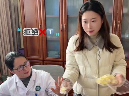 挑战!莫名其妙投喂榴莲! #挑战#莫名其妙投喂 #医院趣事 #护士日常 #云养河南人