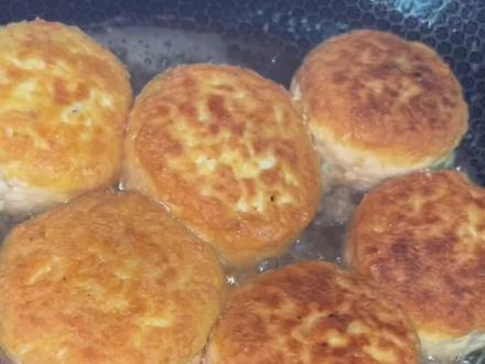 我们河池豆腐圆无意中被圈粉了,教程教给想学习的你#河池特产 #爱生活爱美食