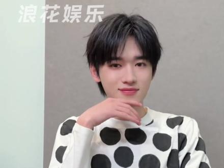 宋亚轩纯手艺人,手搓AI#宋亚轩 #抽象 #宋亚轩忙碌的珍珠小子 #AI#珍珠奶茶