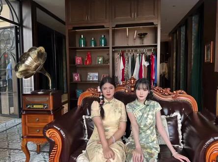 豆包p图你这是何意味#闺蜜旗袍穿搭 #豆包p图 #抽象 #闺蜜旗袍写真 #p图教程