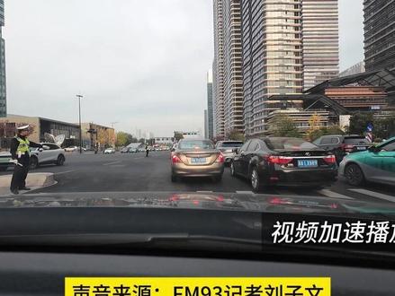 杭州钱江三桥断流后的首个早高峰,记者体验乘车从萧山区风情大道出发,绕道博奥隧道过江去往主城区,耗时究竟需多久?