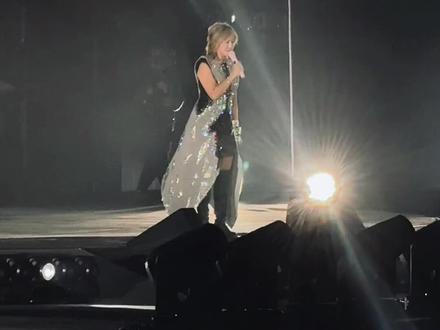 这回是孙燕姿啦!
#演唱会打卡回忆 #孙燕姿演唱会万人大合唱 #孙燕姿香港演唱会开始懂了