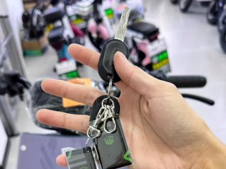 买了绿源的电动车不会锁车怎么办?绿源电动车怎么启动防盗?#绿源液冷电动车 #绿源电动车同泰路店#小电驴 #广州电动车新规 @抖音小助手