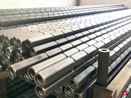 发明钻杆的人真是个天才,关注中重智能,带你了解更多产品原理。 #钻杆钻头 #钻探 #原理动画 #涨知识 #设备生产厂家