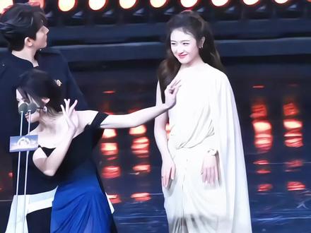 两个很好的宝宝#李兰迪 #卢昱晓 #微博之夜