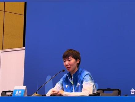 全运进行时 | 11月16日,#十五运会 #乒乓球 女单决赛,黑龙江选手王曼昱4比2战胜河北选手孙颖莎,两人奉献了精彩的对决。赛后的新闻发布会上“夸夸团”上线,两人都说在良性竞争中相互激励,成为更好的自己。
记者:李雪颖