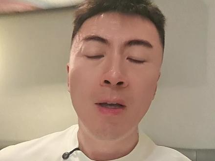 警惕!香港没有直飞刚果(金)的航班,但已启动埃博拉戒备应变级别,为什么一个看似“不沾边”的城市如此紧张?因为这轮埃博拉跟以往不一样——没有获批疫苗、没有特效药,另外普通人要注意什么?一个视频讲清楚#埃博拉病毒 #香港 #疫情防护 #埃博拉 #消毒湿巾