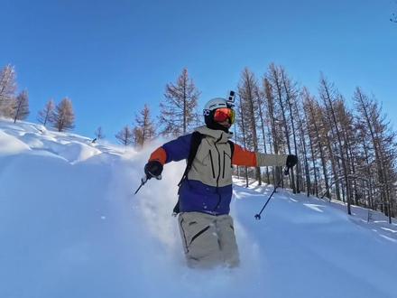 滑雪宝典09 头盔的安全逻辑:不合适,就别戴 一顶真正安全的头盔,
不是靠噱头和参数,而是合适、结构可靠、经过验证。
这条视频,讲清楚什么样的头盔才是真的在保护你,
以及为什么 POC 宁愿你不买,也不让你戴错。
#POC #POC头盔 #爽滑安全