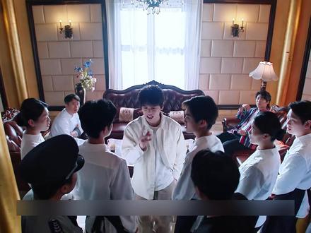 裴总梦想成真挣到了第一笔奖金,再接再厉!#年少有为 #新剧来袭 #彭昱畅 #好剧推荐