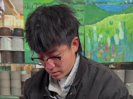 这几天的北京是真冷啊 感谢老伯信任 心里暖暖的 #北京 #蝈蝈 #鸣虫文化 #摆摊 #vlog日常