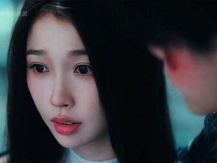 靳朝对外人说姜暮是他女友! #双轨 #虞书欣 #何与