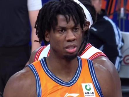 NBA退役CBA现役怀特塞德-大白边<个人能力拆解> 大白边怀特塞德进可攻退可守,护框前场数据无可挑剔,甚至展现出投射能力,在内线的统治能力更是无解。
#怀特塞德 #大白边 #CBA @白边(Hassan Whiteside)