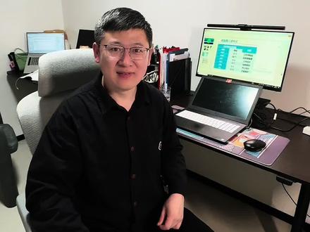 AI帮写PLC程序,惊呆老板 你有没有想过,有一天写PLC程序可以不用敲键盘?
今天试了一下:打开豆包,共享屏幕,让它看到PPT里的IO表和接线图。然后我对着麦克风说:“生成电机正反转自锁互锁的STL程序。”
它开始“念”代码……我只需要复制、粘贴。
10分钟的工作,压缩成1分钟。而且不会敲错字母,不会漏掉网络。
这不是科幻,这是今天就能用的工具。
#博士 #ai #plc #智能制造#科技下一站