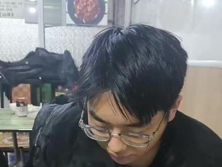 #郑小孩 #美食 介绍人:邵长攀,制作有亿点随意,致敬偶像