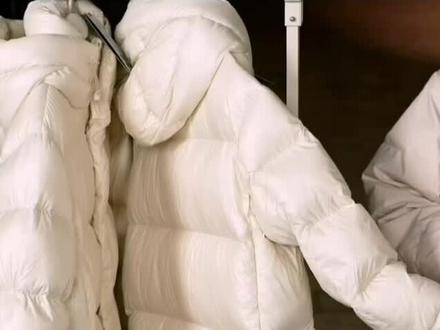 宣彤说宇辉把防风袖口扯坏了😂把宇辉吓🉐😃#董宇辉#与辉同行江苏行