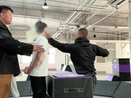 扇耳光大赛训练 挑战中国非遗传统武术 #赵鸿刚 #赵鸿刚通背拳 #赵鸿刚中国扇耳光第一人 #感受中华武术的魅力 #扇耳光大赛