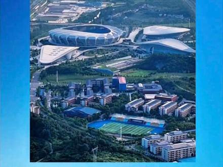 汪苏泷宜昌演唱会选址点军奥体中心,这里曾是三国关羽点兵之地,明清古驿站所在地。凭门票可享免费接驳,古战场变身潮流舞台,藏着宜昌千年沧桑变迁。#汪苏泷宜昌演唱会#宜昌奥体中心#点军#宜昌#吃喝玩乐分享计划#宜昌#宜昌