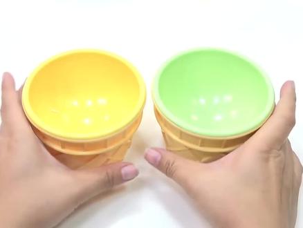 汪汪队阿奇用彩泥制作小足球玩偶