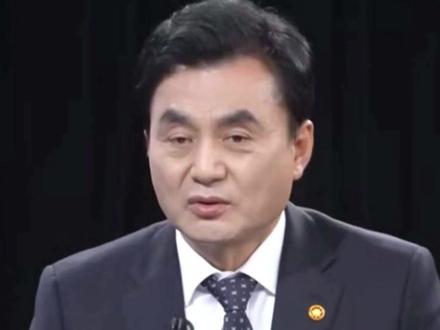 高市主张独岛主权激怒韩国!爆发冲突!韩海军宣布: 暂停韩日联合演习!此前日政府扩建"领土主权展览馆" 韩外交部召见日驻韩外交官 #韩国通知日本暂停联合演习