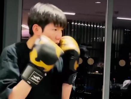 #王源 爱运动的少年,拳击🥊爆发力很棒!#运动 #健身 #拳击 #拳击🥊 #你是凭实力刷到的 #混剪 #日常训练 #合集长视频