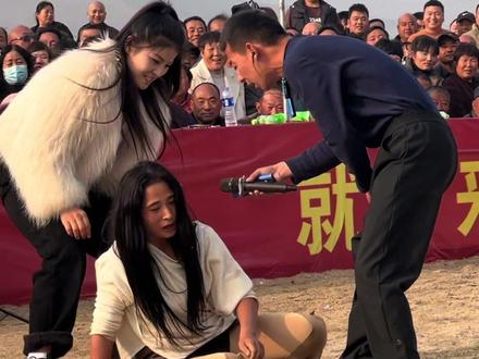 毛洋洋陈娜武大郎小仙*十三亿的娱乐摔跤视频