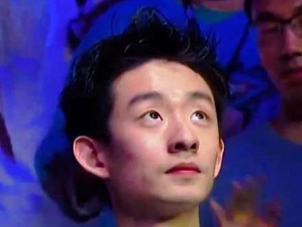 斯诺克名场面!吴宜泽艾伦赛场互赠古诗,这神仙友谊直接封神! #上热门 #斯诺克 #台球 #吴宜泽#马克艾伦 @DOU+小助手 @抖音小助手