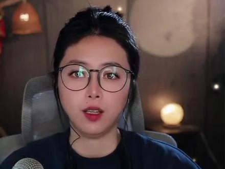 你怎么看往九寨沟湖内扔吃完的玉米棒?#我要上热门🔥🔥 #抖音小助手@dou+小助手 #九寨沟扔玉米男子 #素质 #九寨沟