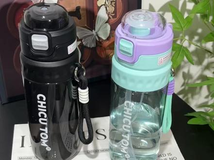 儿子做梦都想要的喷雾水杯,趁着活动划算终于给他安排上了,一按一喷,提神又降温,儿子超喜欢#奇古堂水杯 #喷雾水杯 #吸管杯 #水杯 #夏季水杯