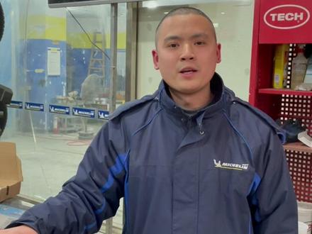 #汽车保养知识 #泸州汽修 #四轮定位 #轮胎动平衡 轮胎轮毂上的小铁块,可不要手痒去把它扣了哟