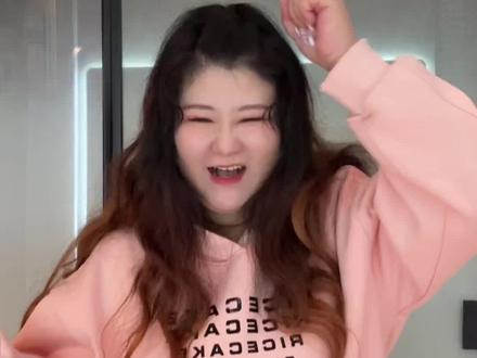 超甜的十二摇~真的一遍能学会!
#十二摇2 #十二摇 #手势舞 #一学就会系列 #甜甜的手势舞
原创:@十二.