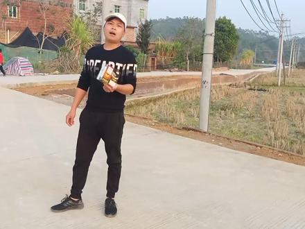 把彩菊烟花叠起5层,同时点燃,最后发生了啥?大家眼泪都笑出来