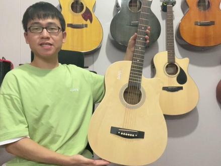 100多的吉他和五百多的吉他弹《晴天》音色对比试听!#吉他初学者 #吉他音色对比 #SagaSF600