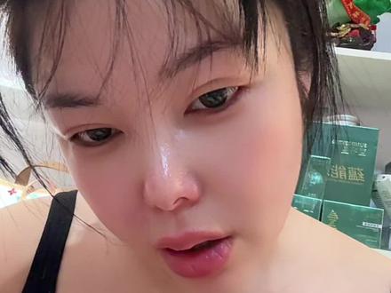 我就是想不通了,这么胖,怎么能体质不好哪, 整的一身病啊,现在吗的生病也没有人问一句了,不开心也没有人问一句了,日子过的真的是啥也不是,枕边人过成了陌生人,好好笑的事情啊,#太难了