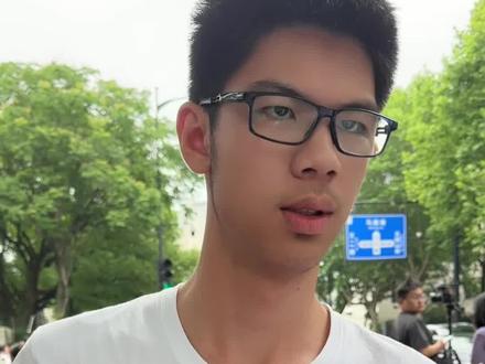 高考第一天,第一场语文考试结束,考生纷纷表示作文挺难的,尽力就好,下午数学继续加油!#高考 #高考加油 #高考作文