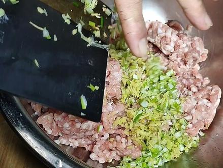 #肉丸子 #丸子汤#在家做美食 @自信美食 @【寻真味】佬美 @妙语文化·南宫市