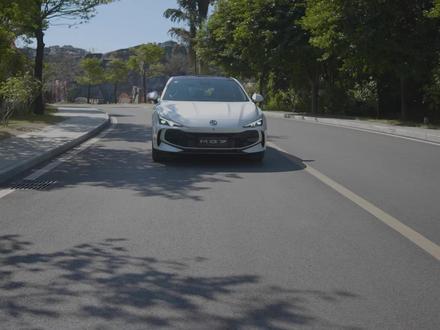留给燃油车爱好者困难的选择!2026款MG7! #dou是好车 #MG7
