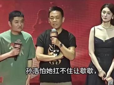 5月9日晚上,天后王菲,引发网友热议。原因是孙浩爆料,王菲录制新歌《主角》,不仅从下午2点唱到7点半,而且她还盼着能和张嘉益合作拍戏。#人物故事 #正能量 #上热门 #每日更新 #创作者扶持计划