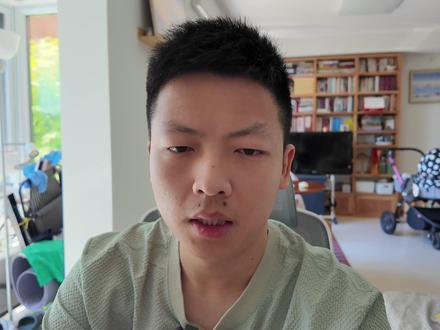 Claude桌面端接入DeepSeek/MIMO大模型教程 又是一期手把手教学的保姆级教程,教会你通过 Claude 桌面端内置的 Gateway 模式,将 DeepSeek V4 系列、小米 MIMO V2.5 Pro 等第三方大模型接入 Claude 原生客户端,无需改代码,全程图形化操作。 - Claude Desktop →
Help > Troubleshooting > Enable Developer Mode-
Developer > Configure Third Party Inference→ 选择 Gateway 模式 - 填入兼容 Anthropic 接口协议的 Base URL
+ 对应厂商的 API Key- Model List 中手动填写模型 ID(严格按厂商文档大小写) - 支持开启百万上下文(1M context variant)
Claude Code 系列的教程,我出过很多期了,都是保姆级,如果对你有帮助,欢迎评论留言,后面我会继续探索 Vibe Coding 好用工具!
