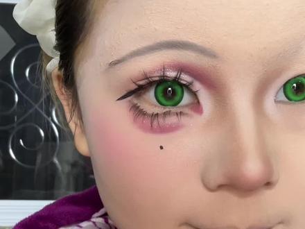 甘露寺蜜璃cos眼妆妆教
#鬼灭之刃 #甘露寺蜜璃 #cos妆 #妆教#已成年