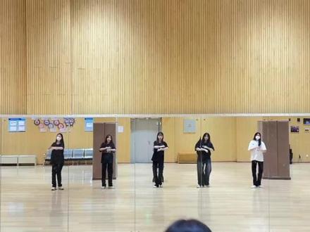 公共服务学院早操舞(猪猪侠)来了!!!#早操舞蹈#用跳舞传递快乐 #炫出健康新活力 @抖音小助手 @DOU+小助手