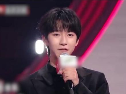 “根正苗红,唯有骄傲”
#贺峻霖#时代少年团#正能量